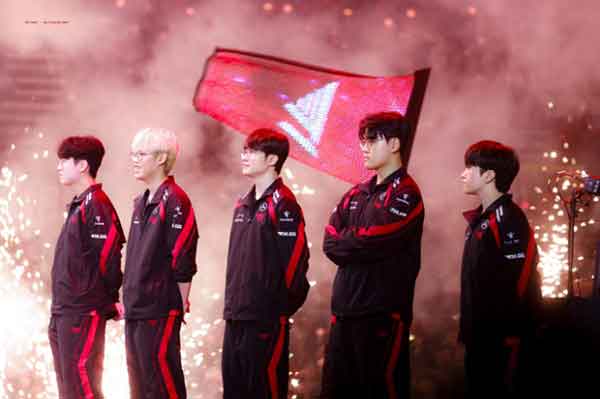 T1 ban đầu được thành lập dưới cái tên SK Telecom T1 (SKT T1) vào năm 2012