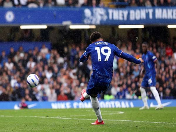 Tin CLB Chelsea: Siêu phẩm đầy choáng váng của Sancho