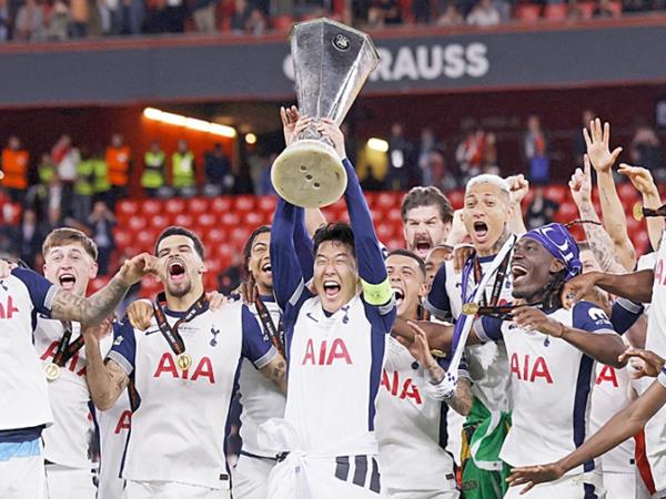 Tìm hiểu câu lạc bộ Tottenham và những điều bạn cần biết