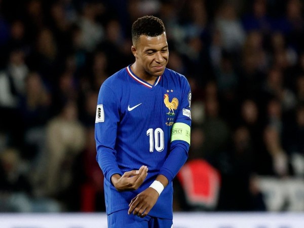 Tin Real Madrid: Mbappé chấn thương giữa lúc căng thẳng