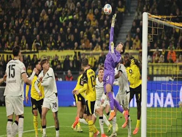 Tin Dortmund: Beier định đoạt trận đấu